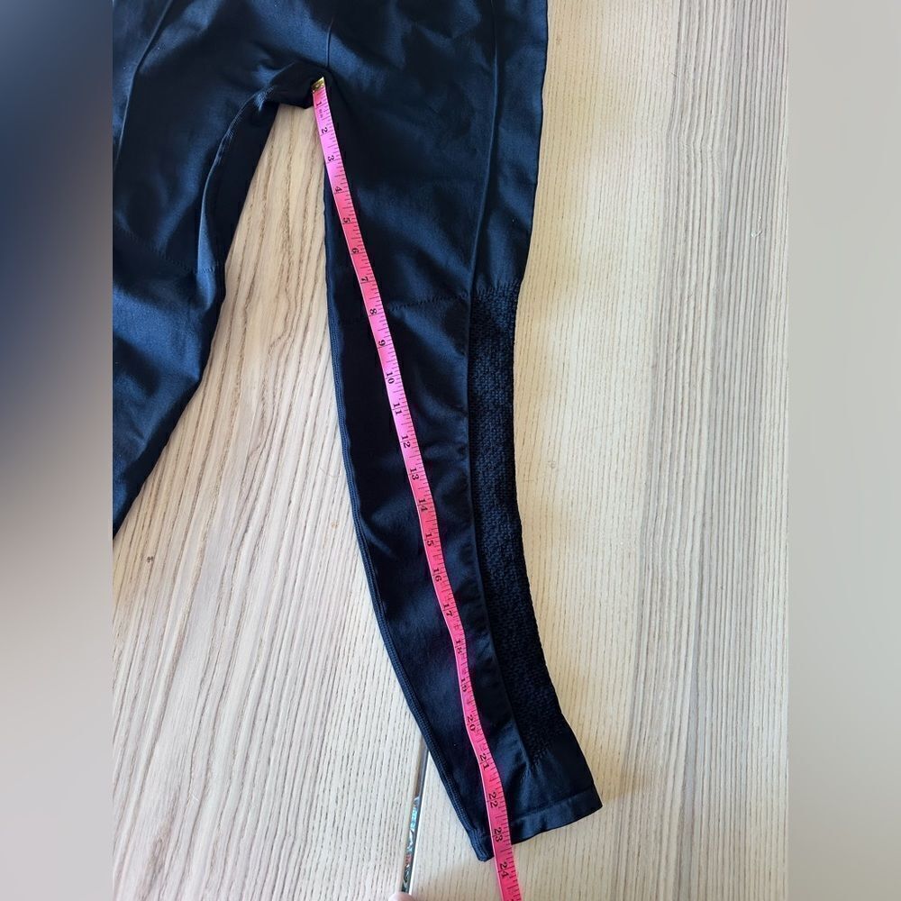Fabletics Sync Seamless 7/8 Black Legging- Xs - image 7